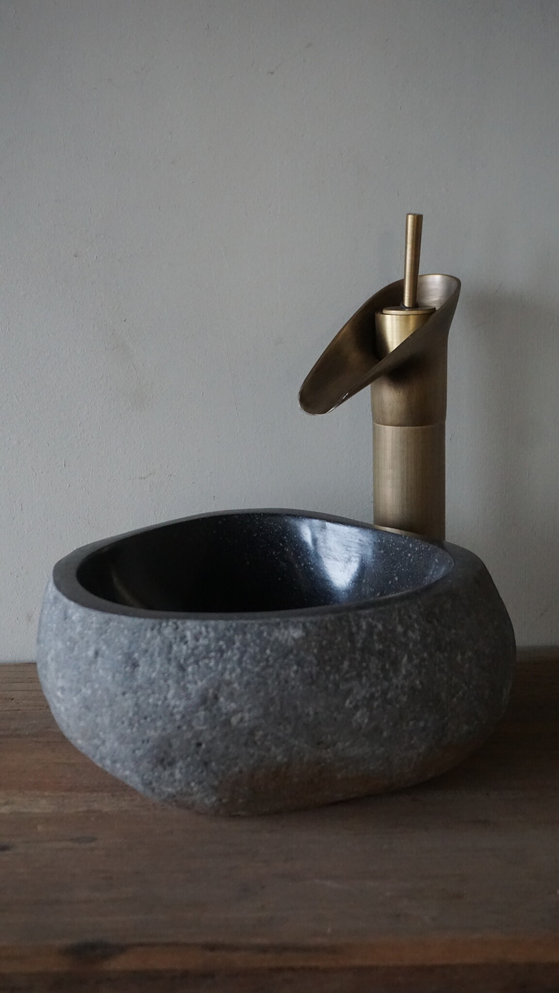 Rene Houtman Kleine Stenen Waskom + Spoelgat | H13 x B28 x D26 cm