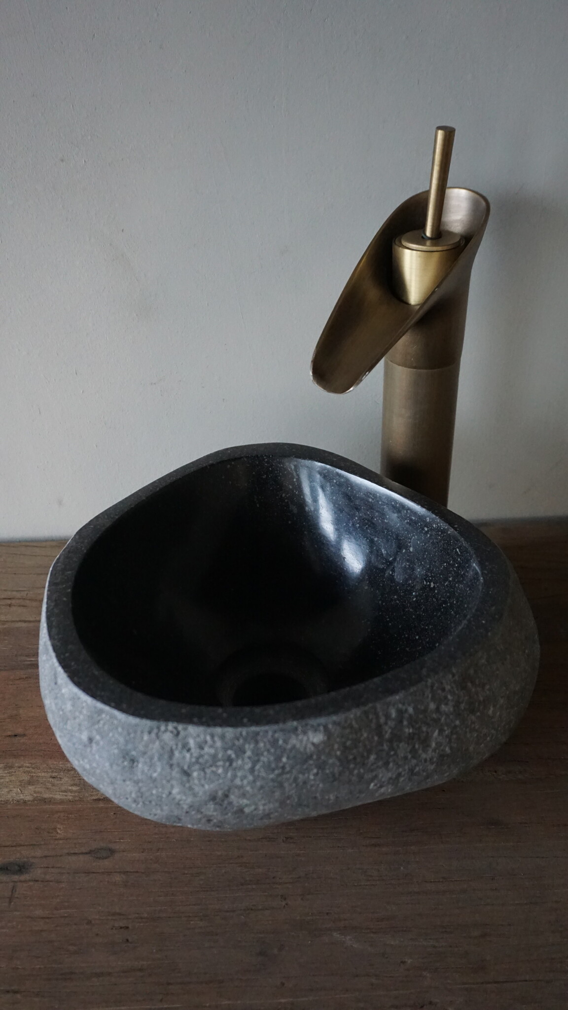 Rene Houtman Kleine Stenen Waskom + Spoelgat | H13 x B28 x D26 cm