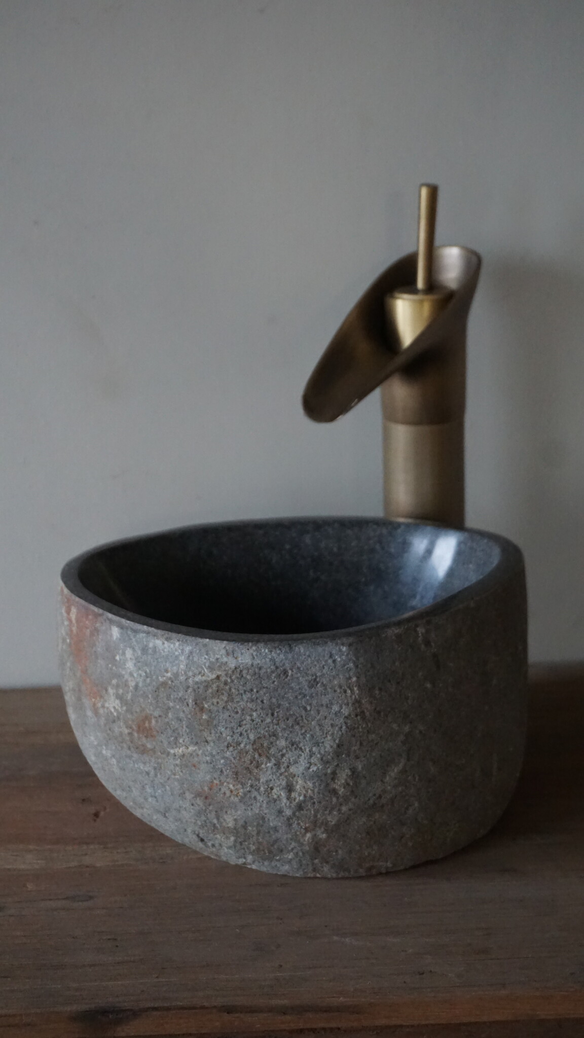 Rene Houtman Kleine Stenen Waskom + Spoelgat | H13 x B25 x D21 cm