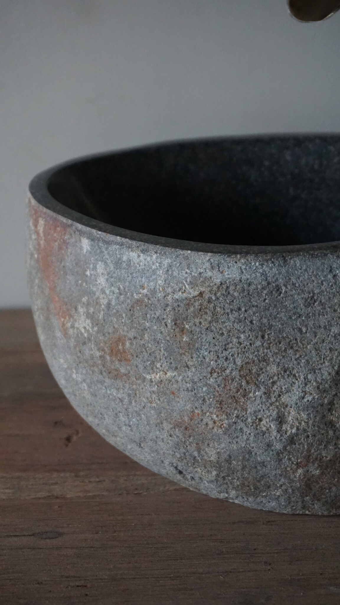 Rene Houtman Kleine Stenen Waskom + Spoelgat | H13 x B25 x D21 cm