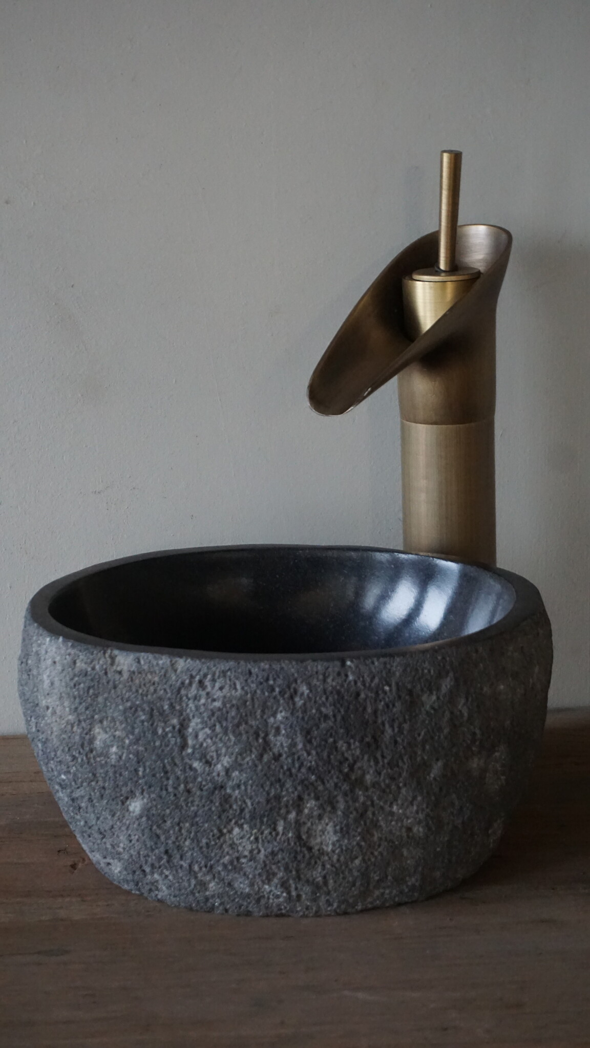 Rene Houtman Kleine Stenen Waskom + Spoelgat | H13 x B25 x D20 cm