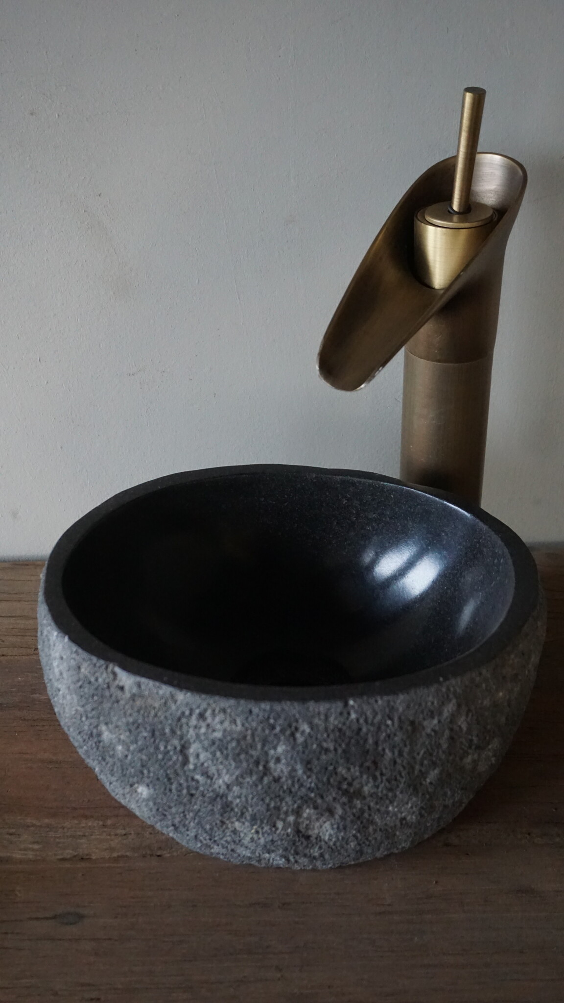 Rene Houtman Kleine Stenen Waskom + Spoelgat | H13 x B25 x D20 cm