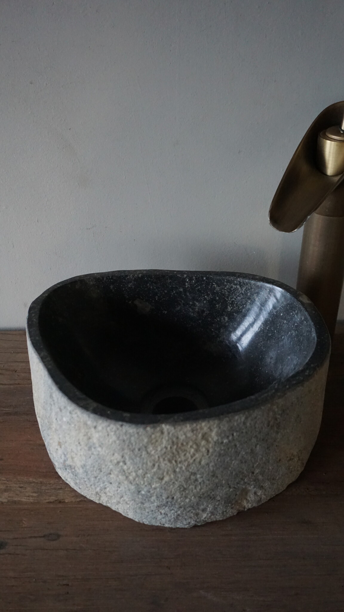 Rene Houtman Kleine Stenen Waskom + Spoelgat | H13 x B26 x D21 cm