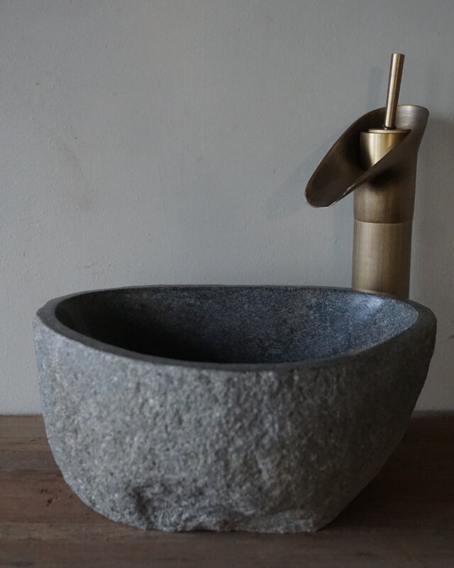 Rene Houtman Kleine Stenen Waskom + Spoelgat | H13,5 x B28 x D23 cm