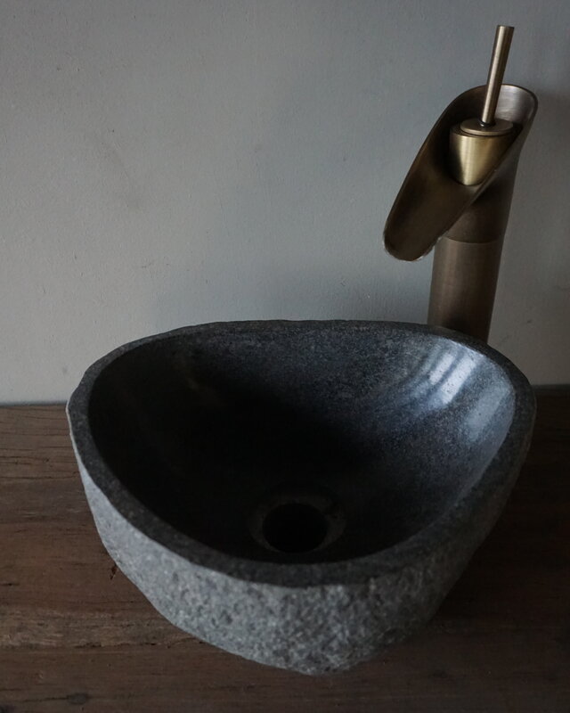 Rene Houtman Kleine Stenen Waskom + Spoelgat | H13,5 x B28 x D23 cm