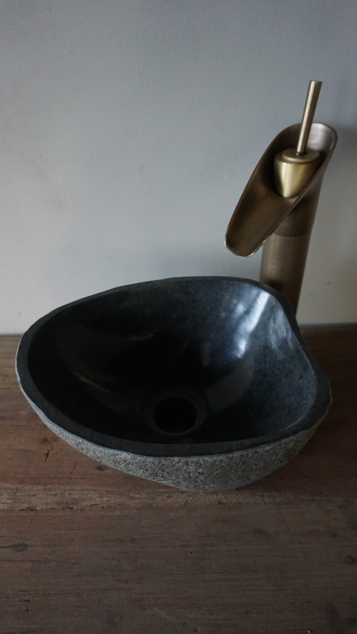 Rene Houtman Kleine Stenen Waskom + Spoelgat | H13 x B27 x D21 cm