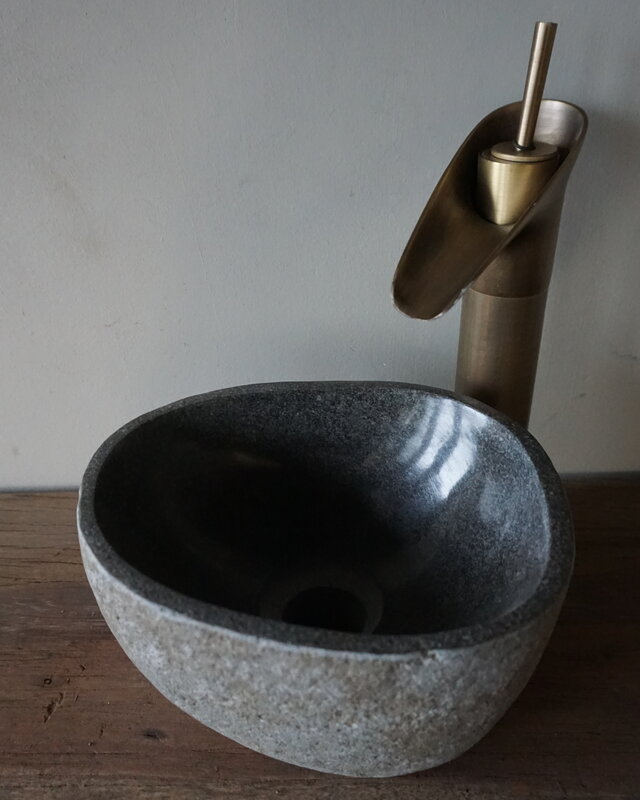 Rene Houtman Kleine Stenen Waskom + Spoelgat | H13 x B23 x D19 cm