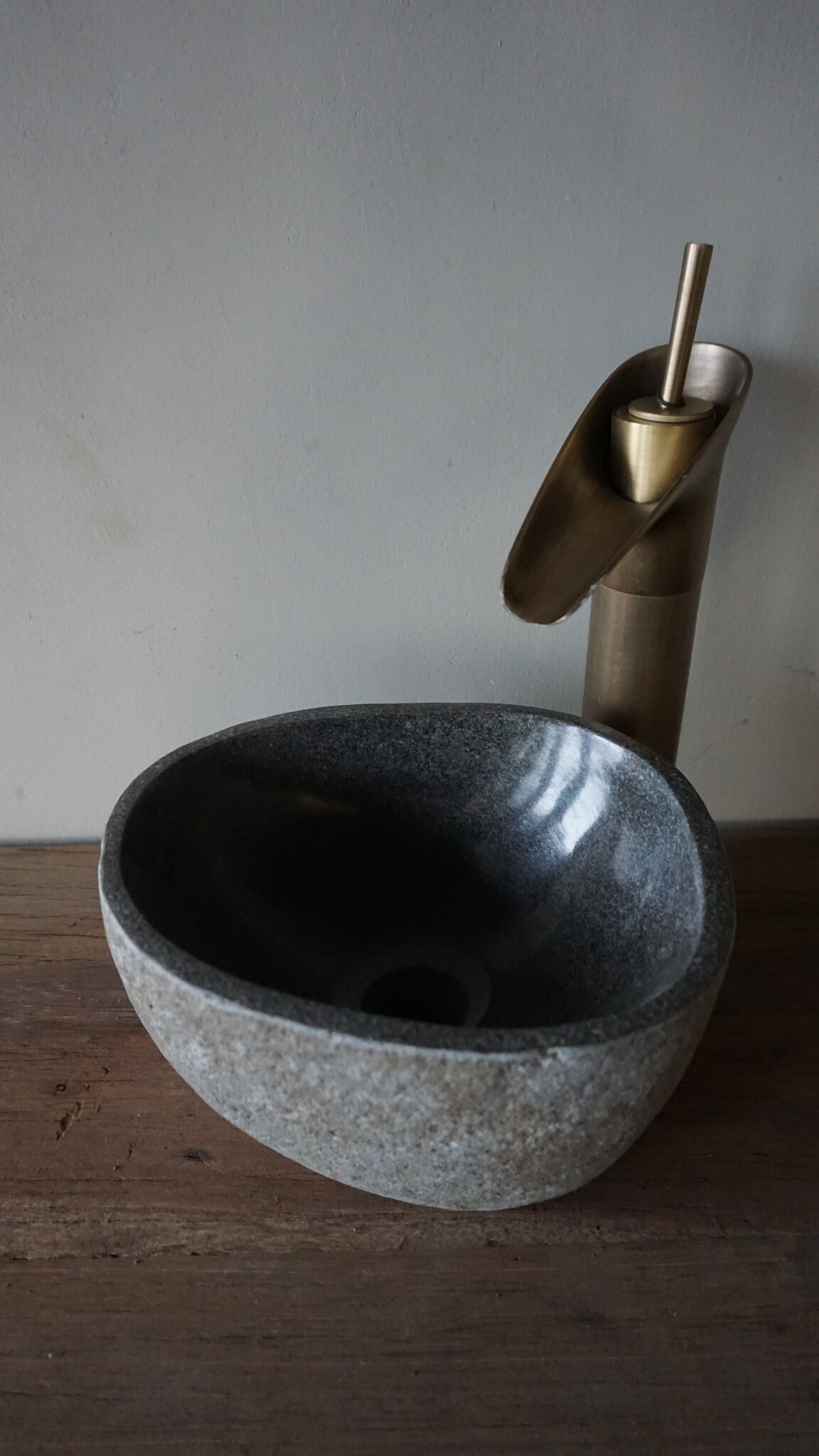 Rene Houtman Kleine Stenen Waskom + Spoelgat | H13 x B23 x D19 cm