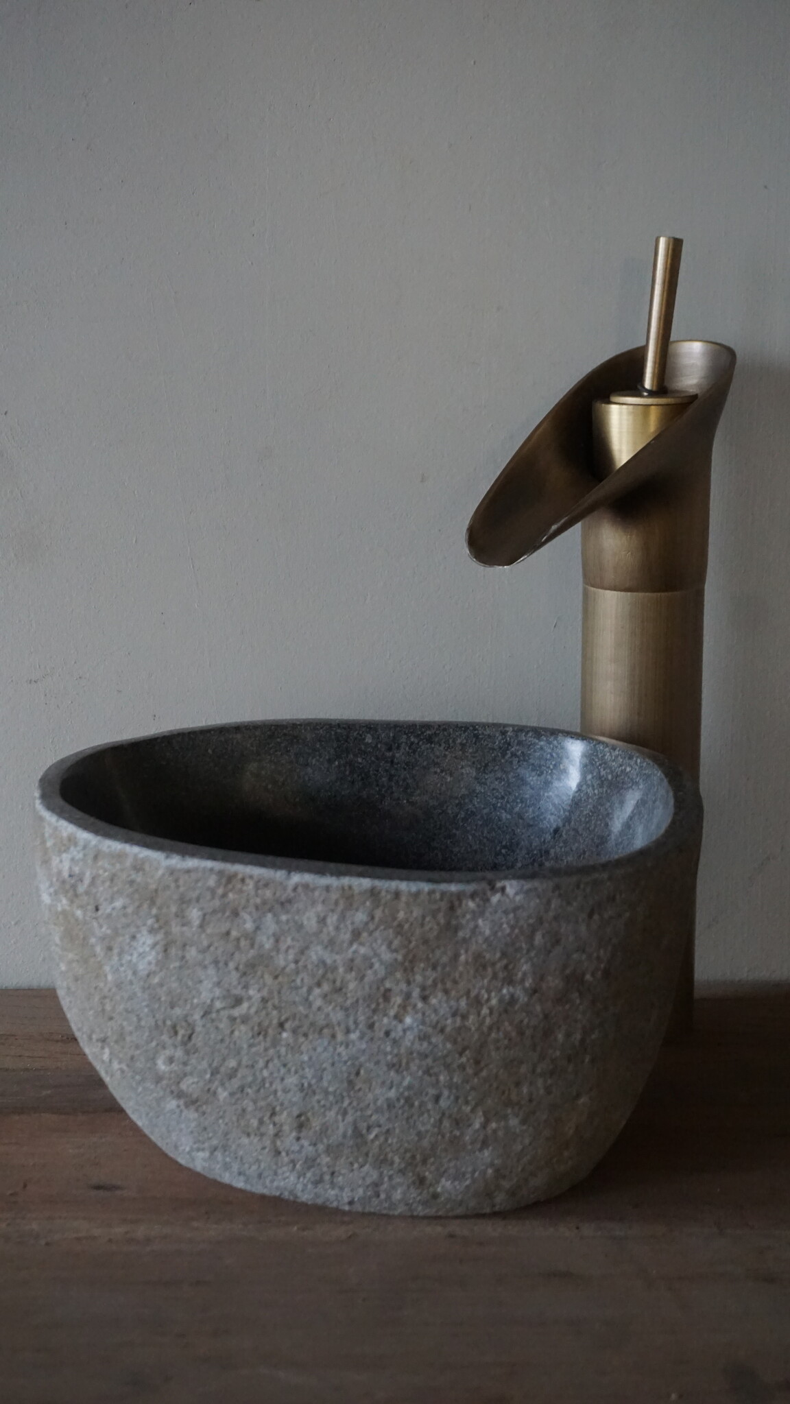 Rene Houtman Kleine Stenen Waskom + Spoelgat | H13 x B23 x D19 cm