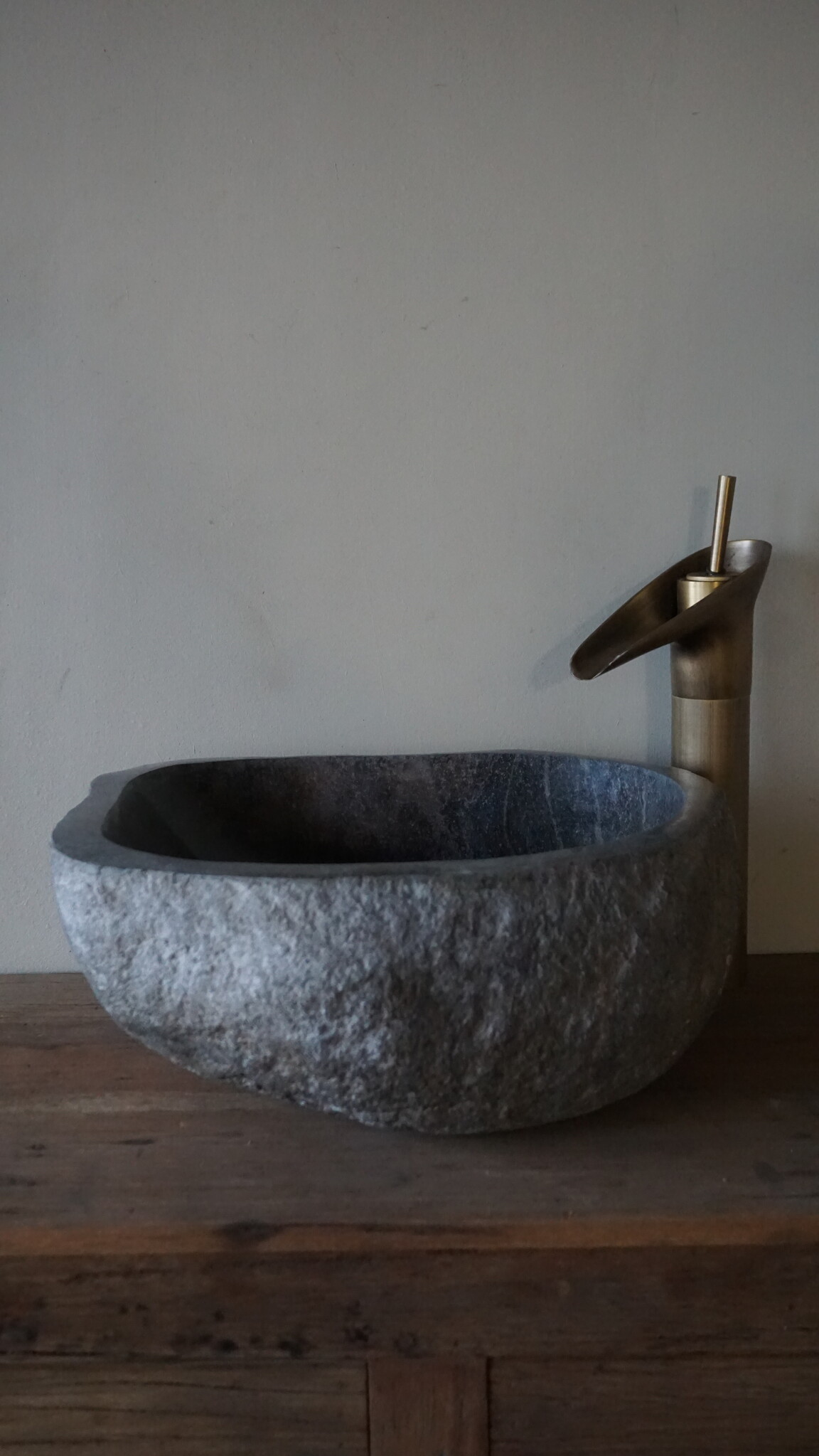 Rene Houtman Medium Stenen Waskom + Spoelgat | H15 x B37 x D33 cm