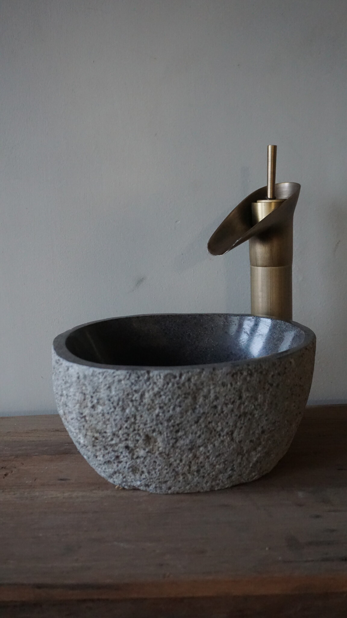 Rene Houtman Kleine Stenen Waskom + Spoelgat | H13 x B25 x D23 cm