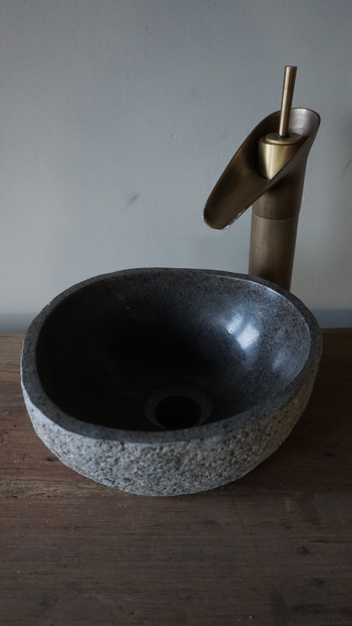 Rene Houtman Kleine Stenen Waskom + Spoelgat | H13 x B25 x D23 cm