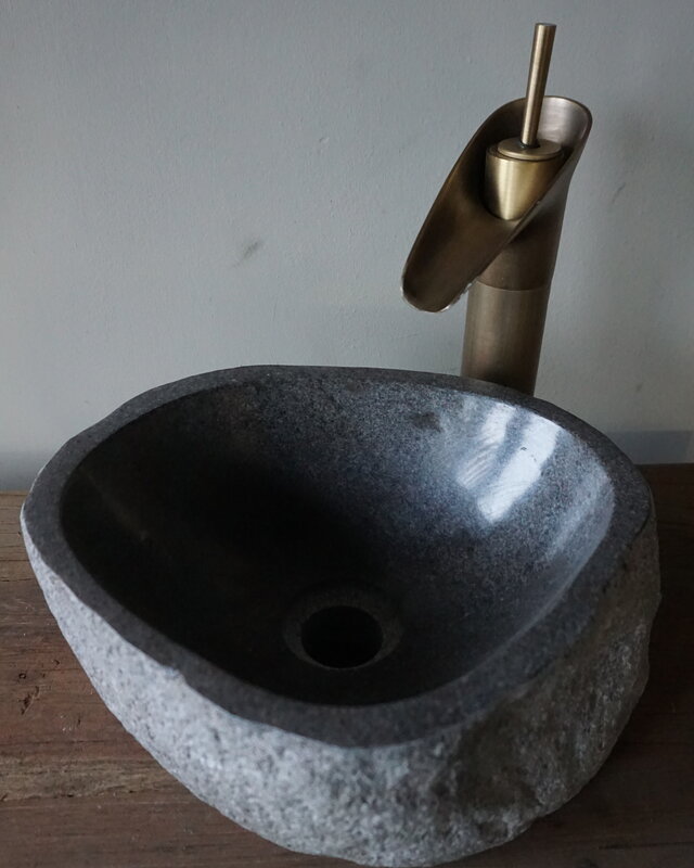 Rene Houtman Kleine Stenen Waskom + Spoelgat | H13 x B30 x D26 cm