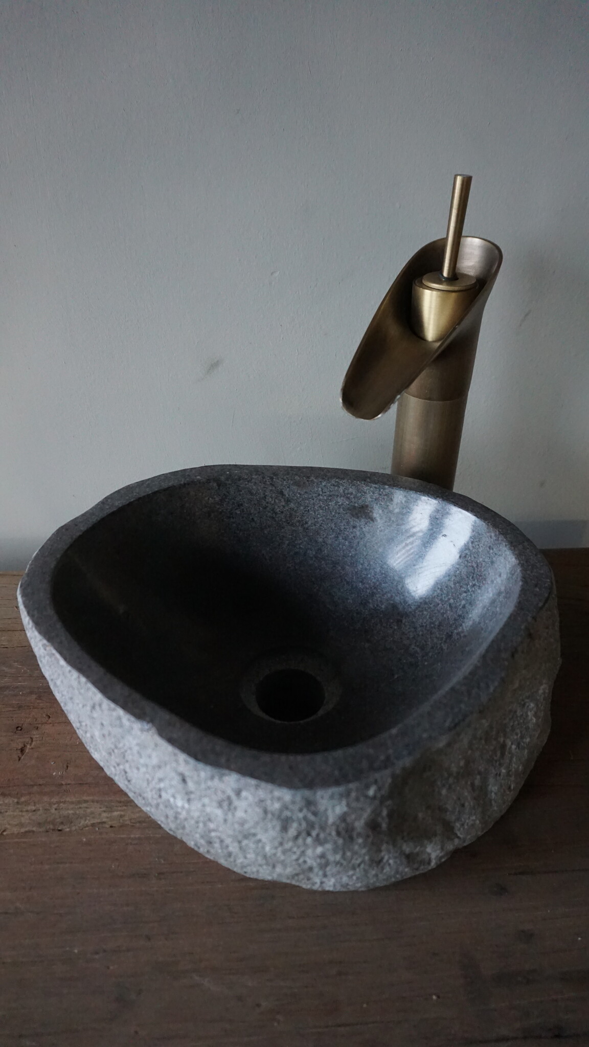 Rene Houtman Kleine Stenen Waskom + Spoelgat | H13 x B30 x D26 cm