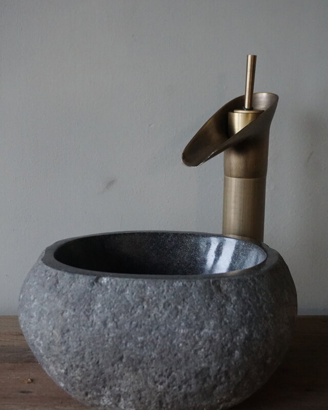 Rene Houtman Kleine Stenen Waskom + Spoelgat | H13 x B25 x D21 cm