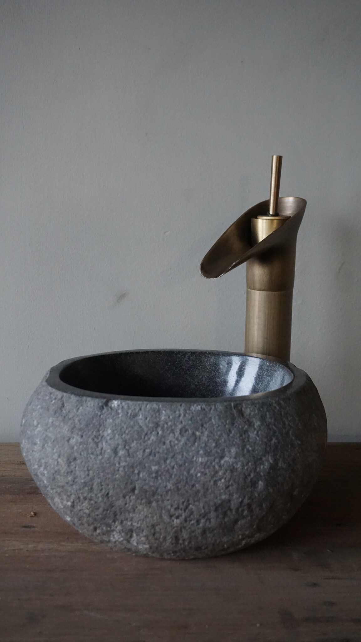 Rene Houtman Kleine Stenen Waskom + Spoelgat | H13 x B25 x D21 cm
