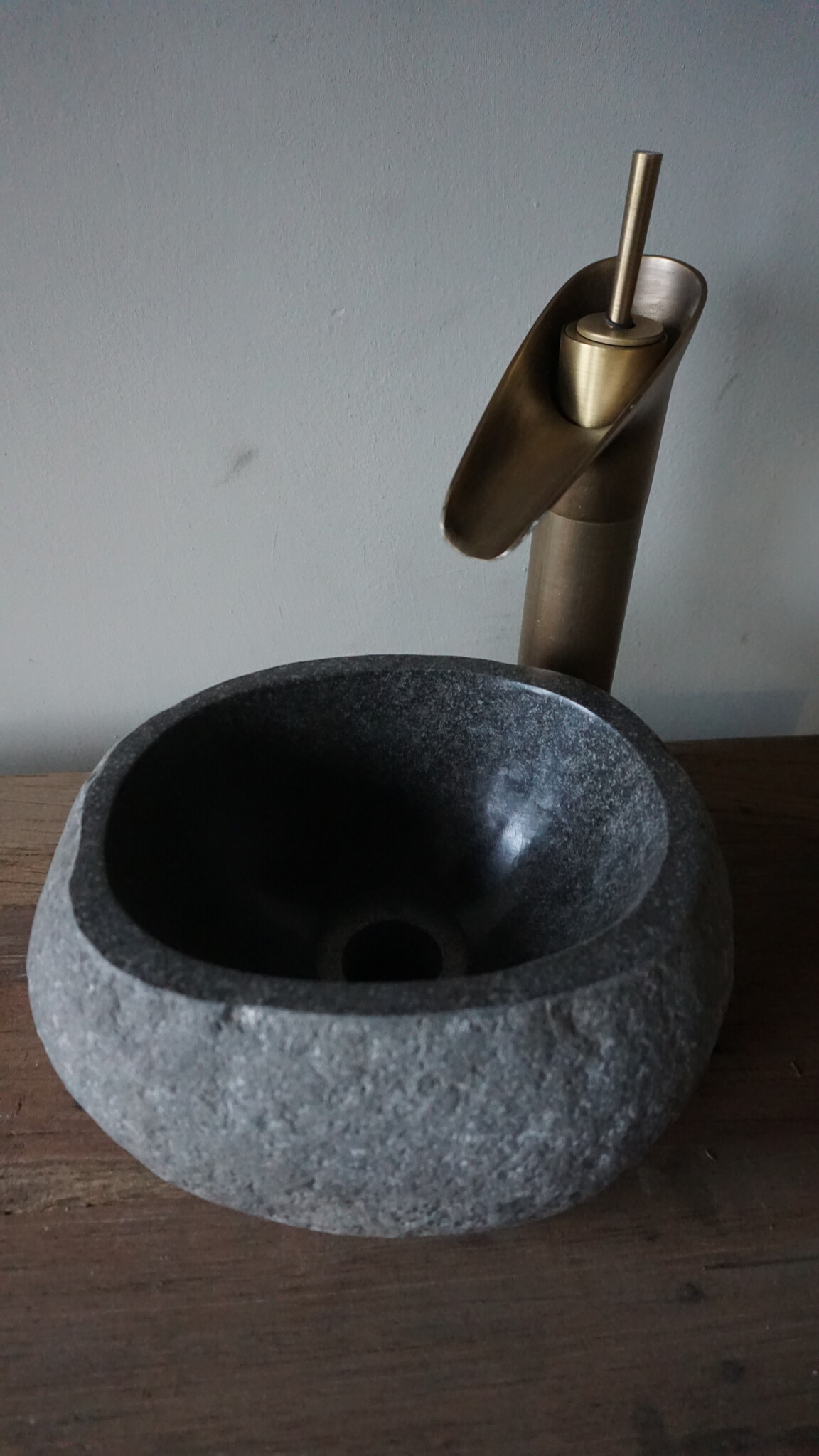 Rene Houtman Kleine Stenen Waskom + Spoelgat | H13 x B25 x D21 cm