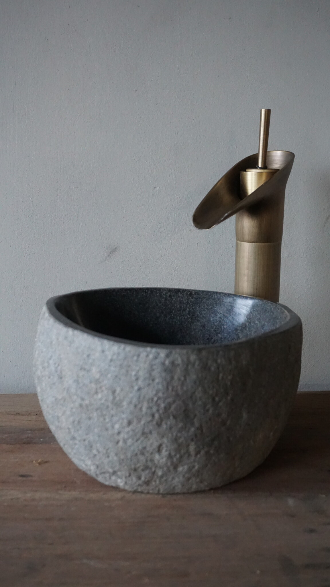 Rene Houtman Kleine Stenen Waskom + Spoelgat | H14 x B23 x D22 cm