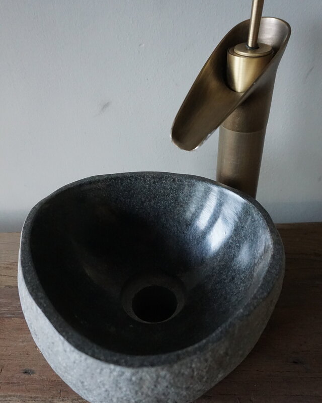 Rene Houtman Kleine Stenen Waskom + Spoelgat | H14 x B23 x D22 cm