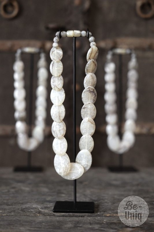Be-Uniq Ketting Op Standaard | Naturel | H34 x B8 x D6 cm