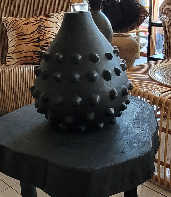 Mojo Boutique Moderne Japandi grote zwarte terracotta vaas