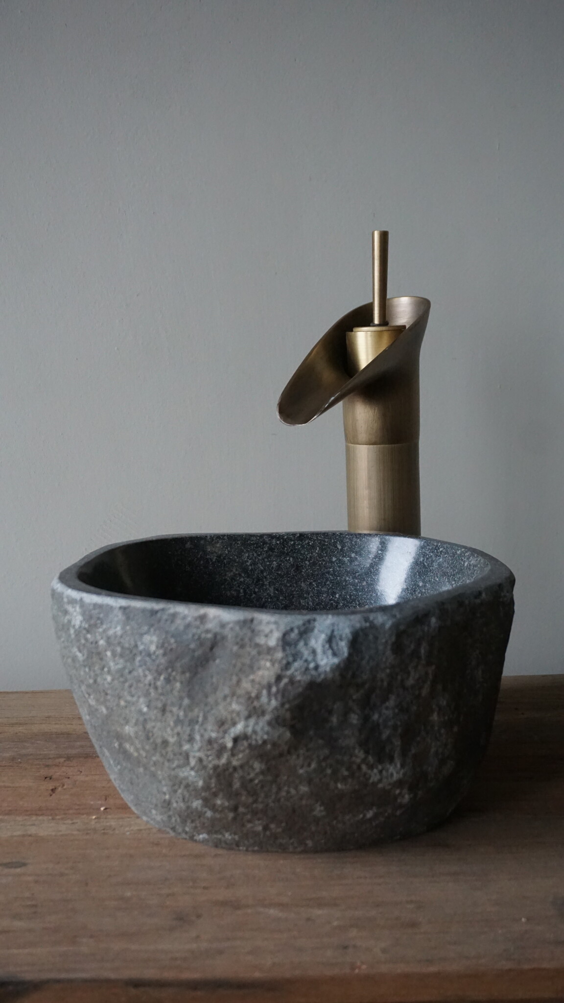 Rene Houtman Kleine Stenen Waskom + Spoelgat | H14 x B24 x D22 cm