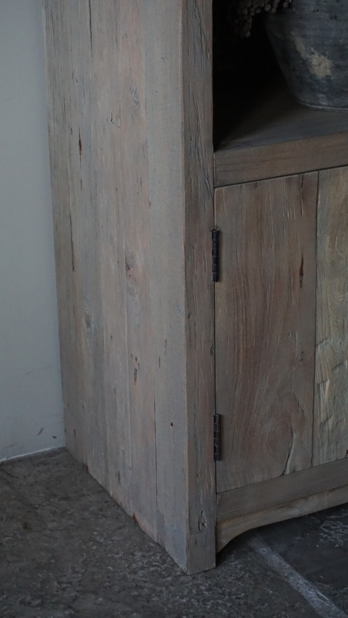 Rene Houtman Boekenkast Elm | Elmwood Finish | H220xB160xD40 cm