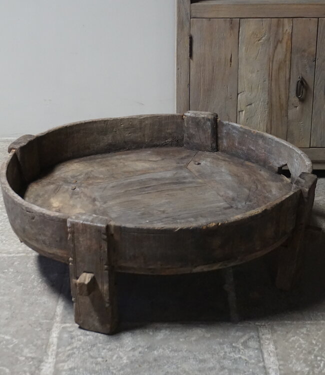 Rene Houtman Chakki Tafel | Uniek | H27 x D77 cm