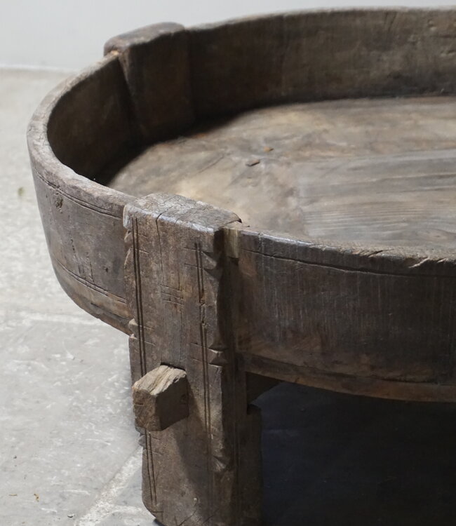 Rene Houtman Chakki Tafel | Uniek | H27 x D77 cm