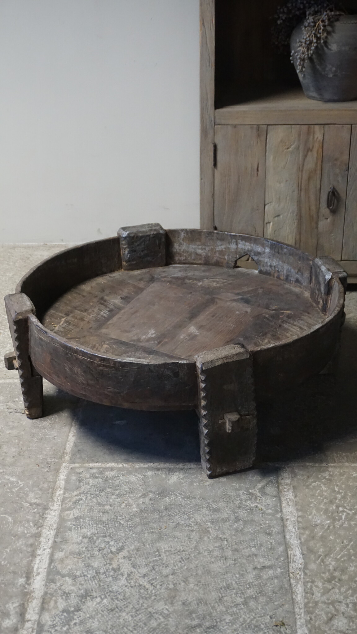 Rene Houtman Chakki Tafel | Uniek | H28 x D77 cm