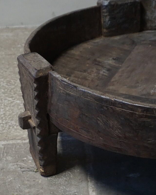 Rene Houtman Chakki Tafel | Uniek | H28 x D77 cm