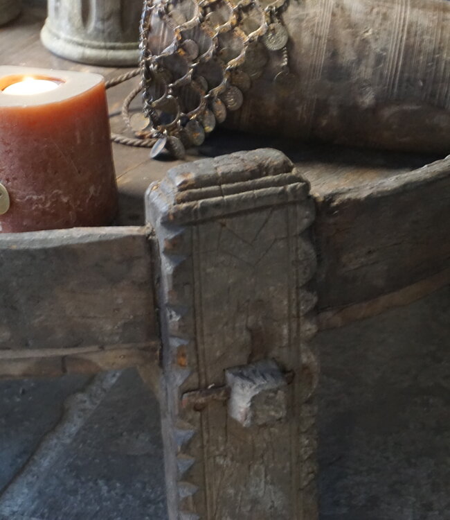 Rene Houtman Chakki Tafel | Uniek | H33 x D80 cm