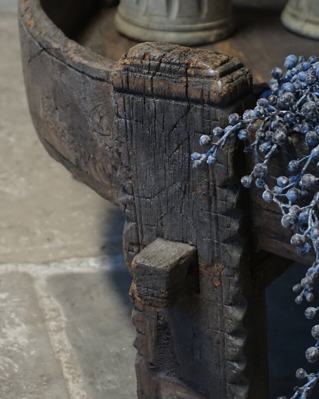 Rene Houtman Chakki Tafel | Uniek | H33 x D80 cm