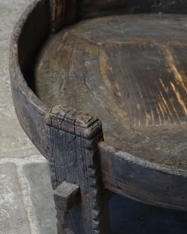 Rene Houtman Chakki Tafel | Uniek | H33 x D80 cm