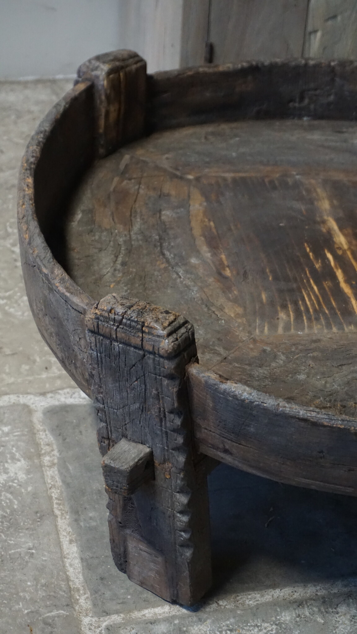 Rene Houtman Chakki Tafel | Uniek | H33 x D80 cm