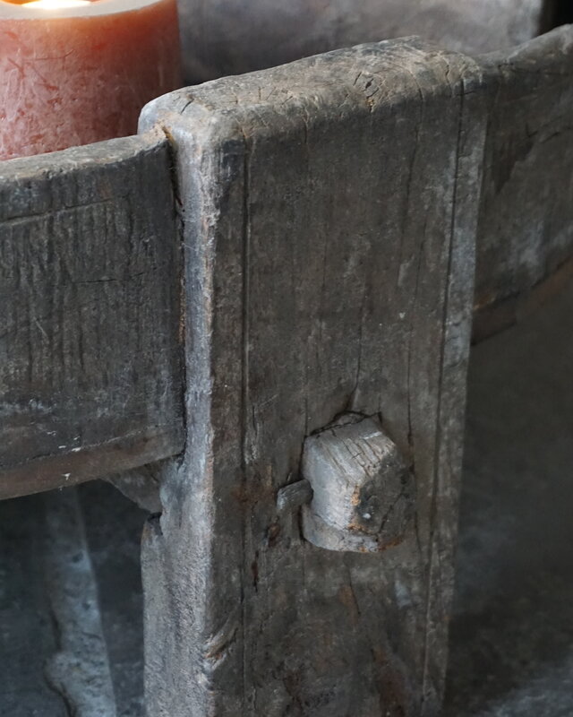 Rene Houtman Chakki Tafel | Uniek | H27 x D80 cm