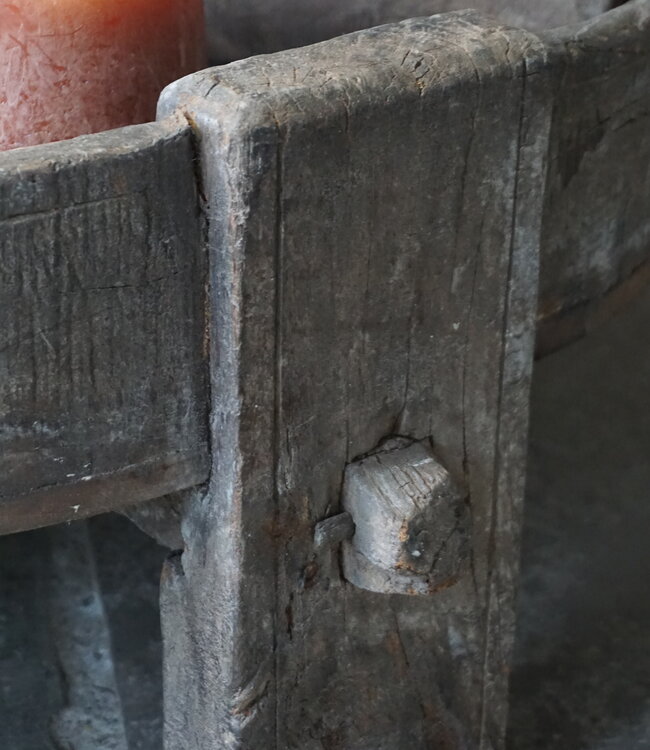 Rene Houtman Chakki Tafel | Uniek | H27 x D80 cm