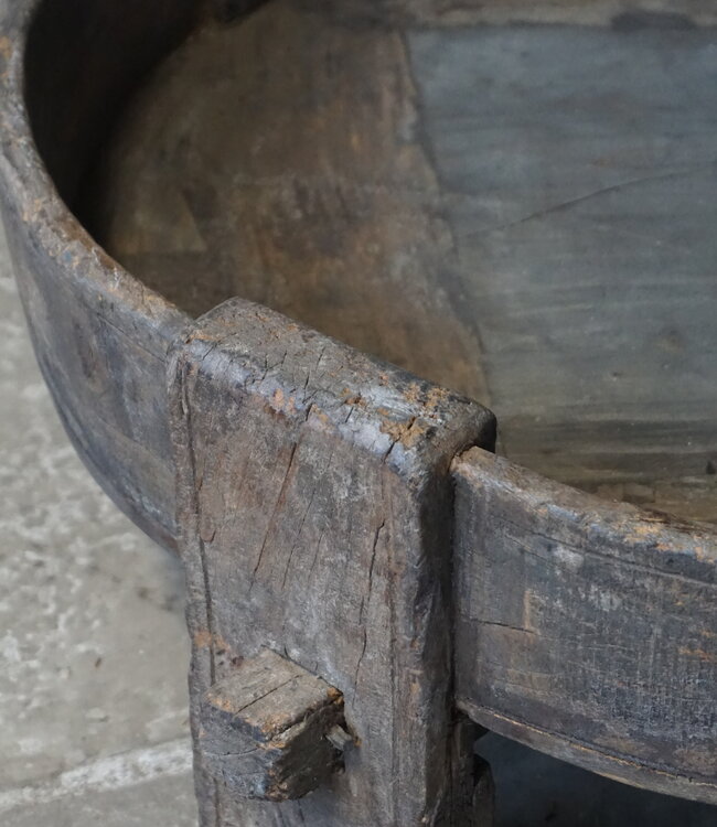 Rene Houtman Chakki Tafel | Uniek | H27 x D80 cm