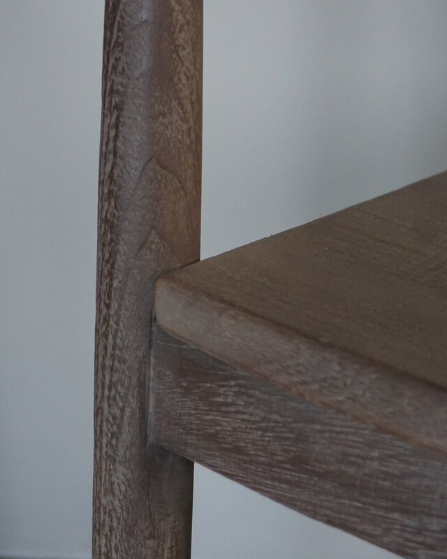Be-Uniq Armstoel Zira | Vergrijsd Teak | H77xB54xD50 Cm