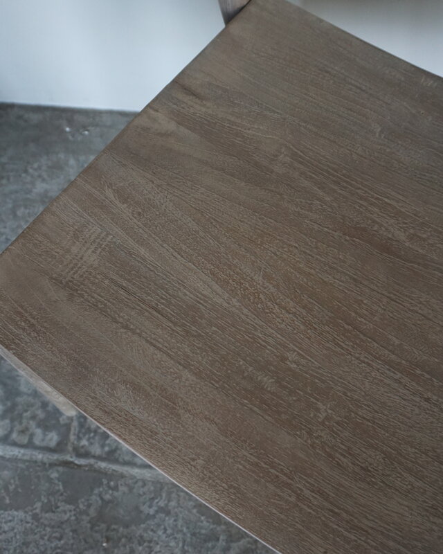 Be-Uniq Armstoel Zira | Vergrijsd Teak | H77xB54xD50 Cm