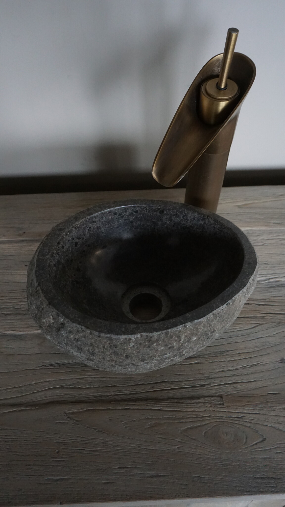 Rene Houtman Kleine Stenen Waskom + Spoelgat | H13 x B28 x D22 cm