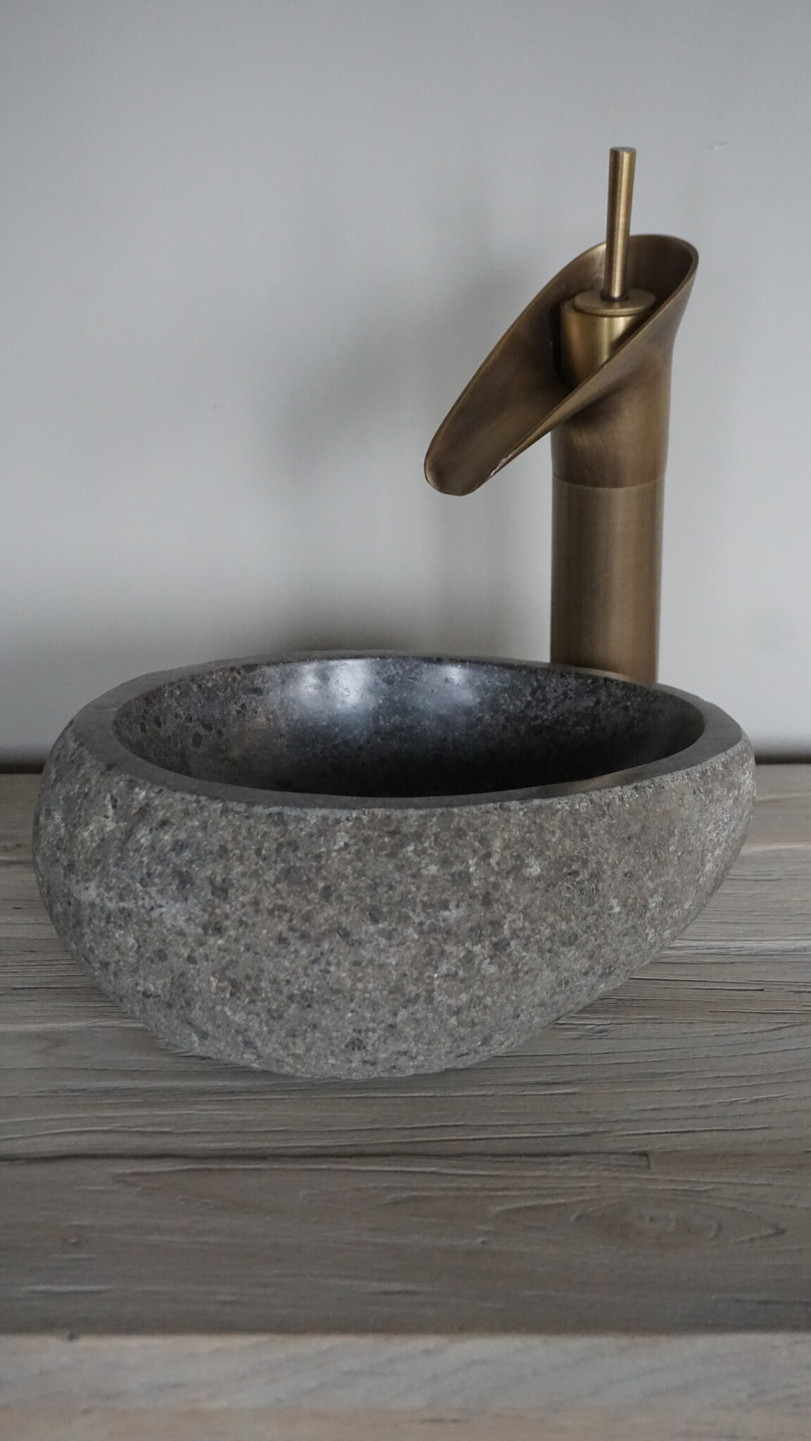 Rene Houtman Kleine Stenen Waskom + Spoelgat | H13 x B28 x D22 cm
