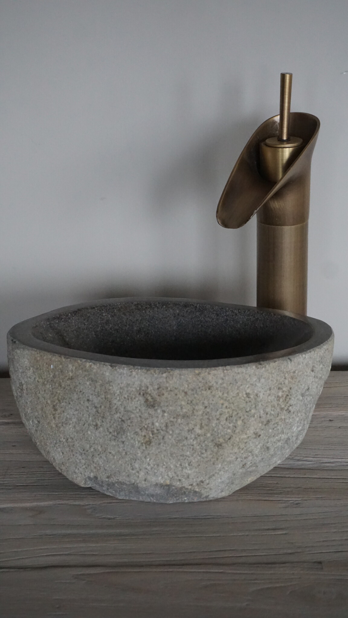 Rene Houtman Kleine Stenen Waskom + Spoelgat | H14 x B27 x D20 cm