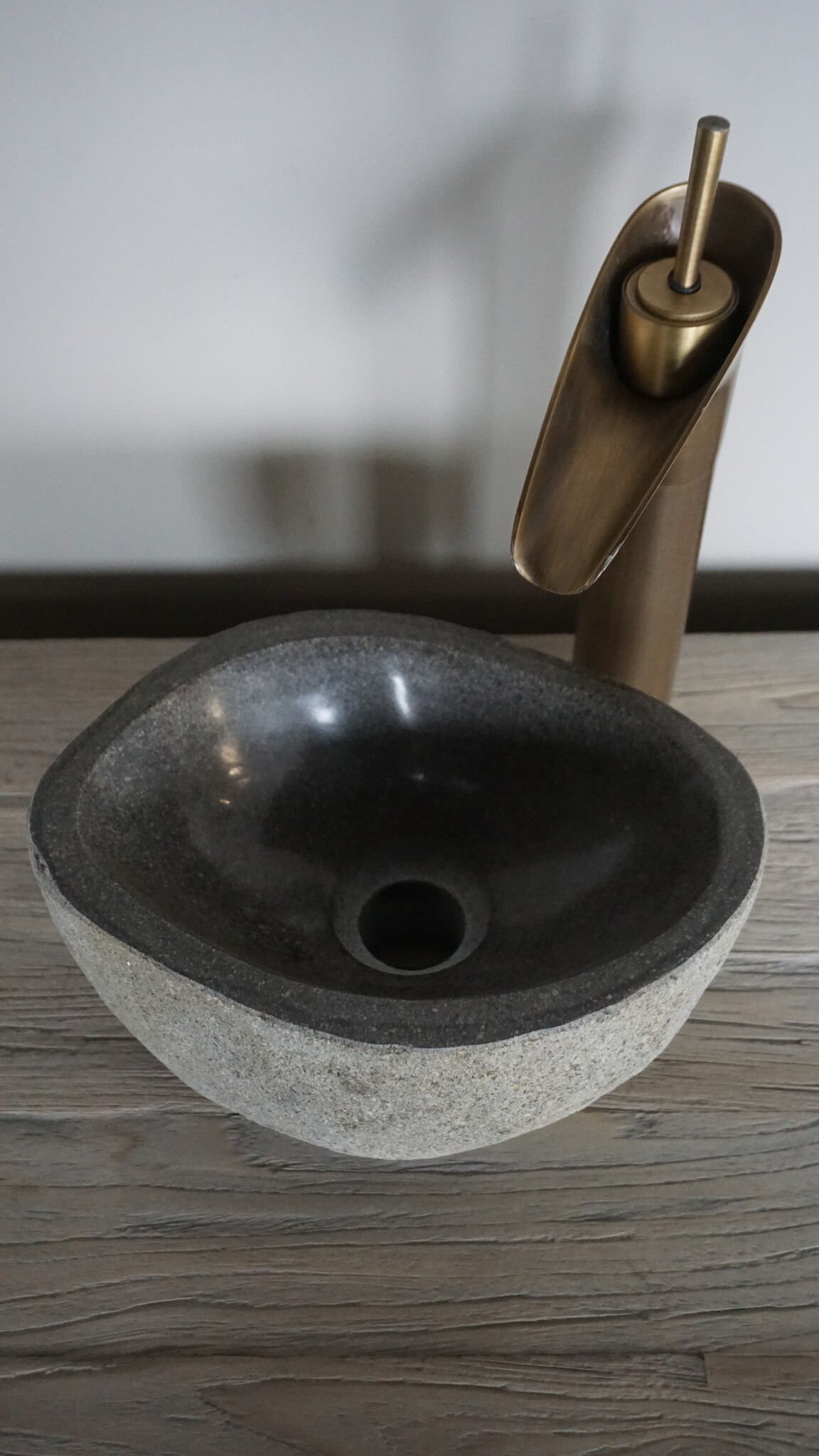 Rene Houtman Kleine Stenen Waskom + Spoelgat | H14 x B27 x D20 cm