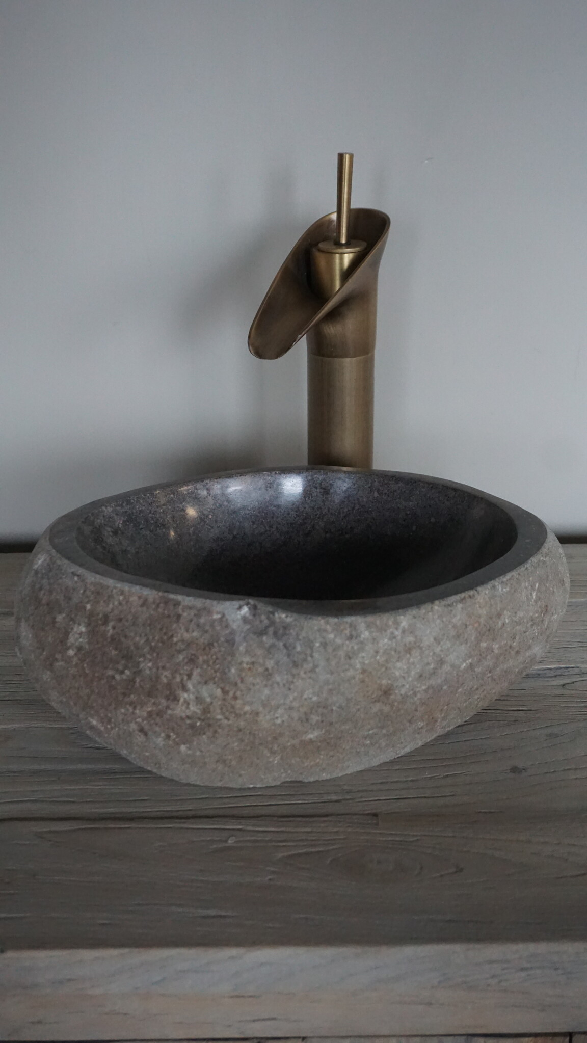 Rene Houtman Kleine Stenen Waskom + Spoelgat | H14 x B32 x D26 cm