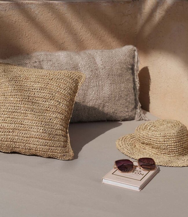 Bazar Bizar Antwerp De Raffia Flores vierkante kussenhoes - naturel - 40x40
