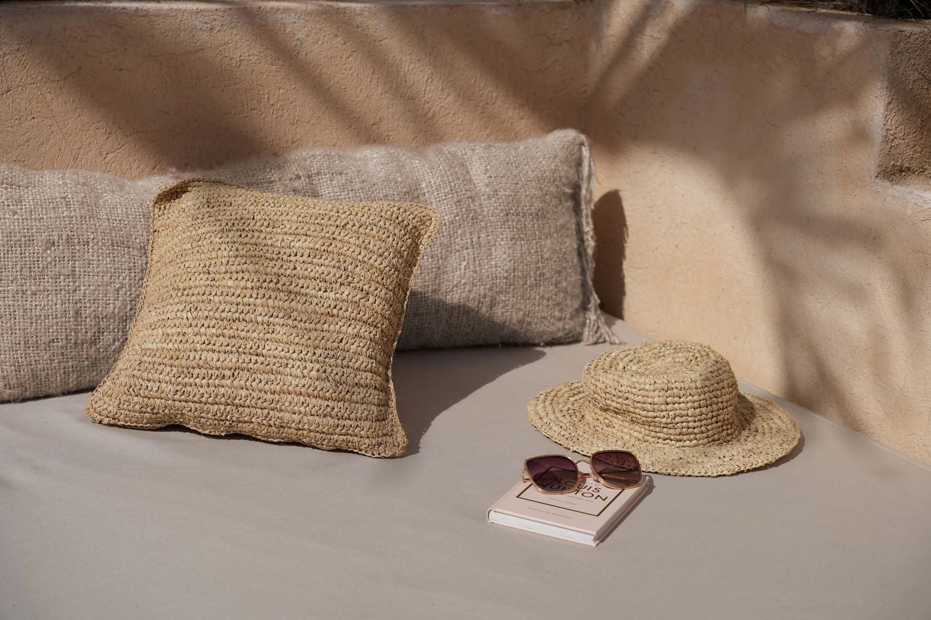 Bazar Bizar Antwerp De Raffia Flores vierkante kussenhoes - naturel - 40x40