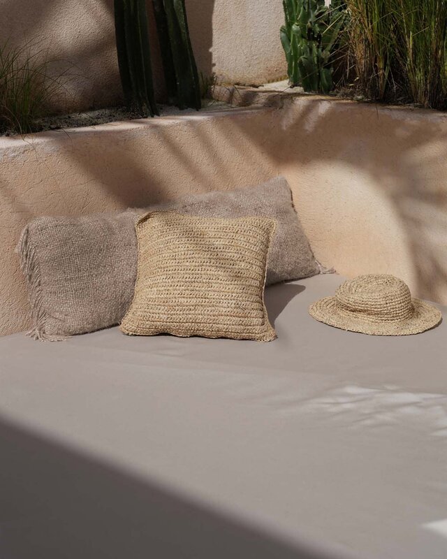 Bazar Bizar Antwerp De Raffia Flores vierkante kussenhoes - naturel - 40x40