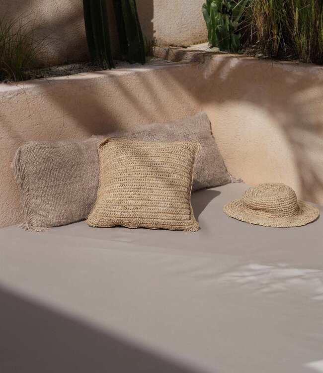 Bazar Bizar Antwerp De Raffia Flores vierkante kussenhoes - naturel - 40x40