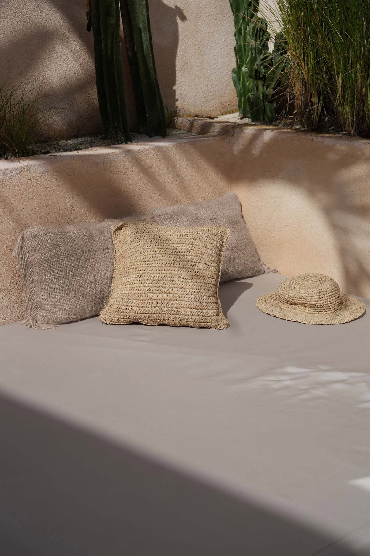 Bazar Bizar Antwerp De Raffia Flores vierkante kussenhoes - naturel - 40x40